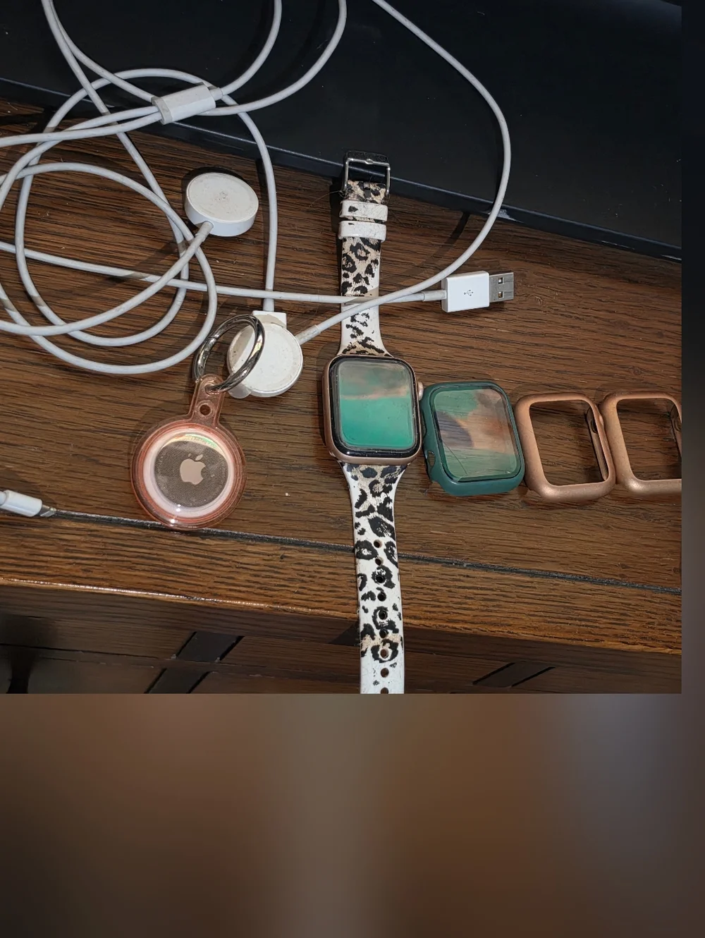 Apple Watch Series 5, Air Tag, Accessories, Chargers Covers Leopard Watchband